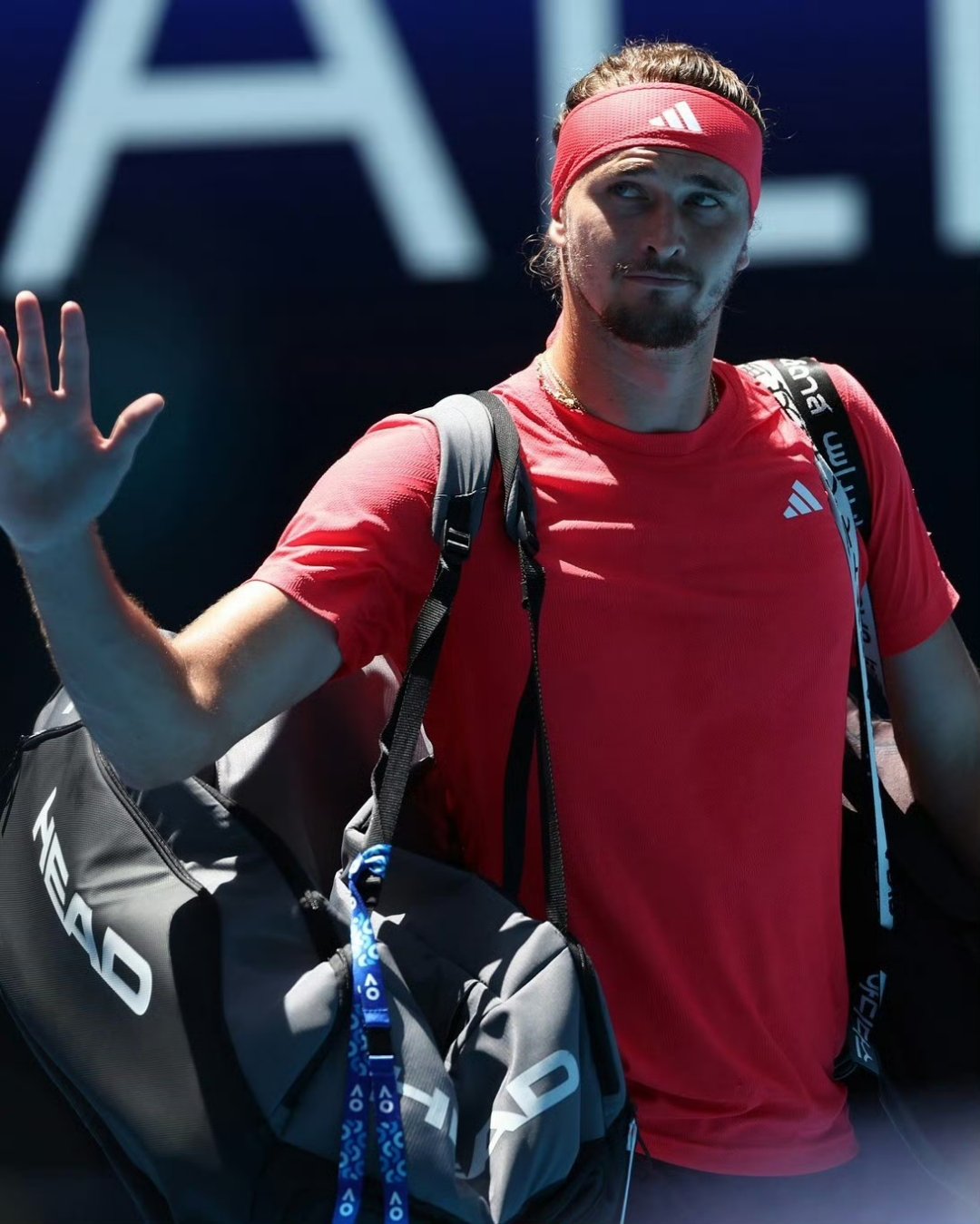 包含世界网球队绝杀西班牙网球队，兹维列夫制霸全场的词条