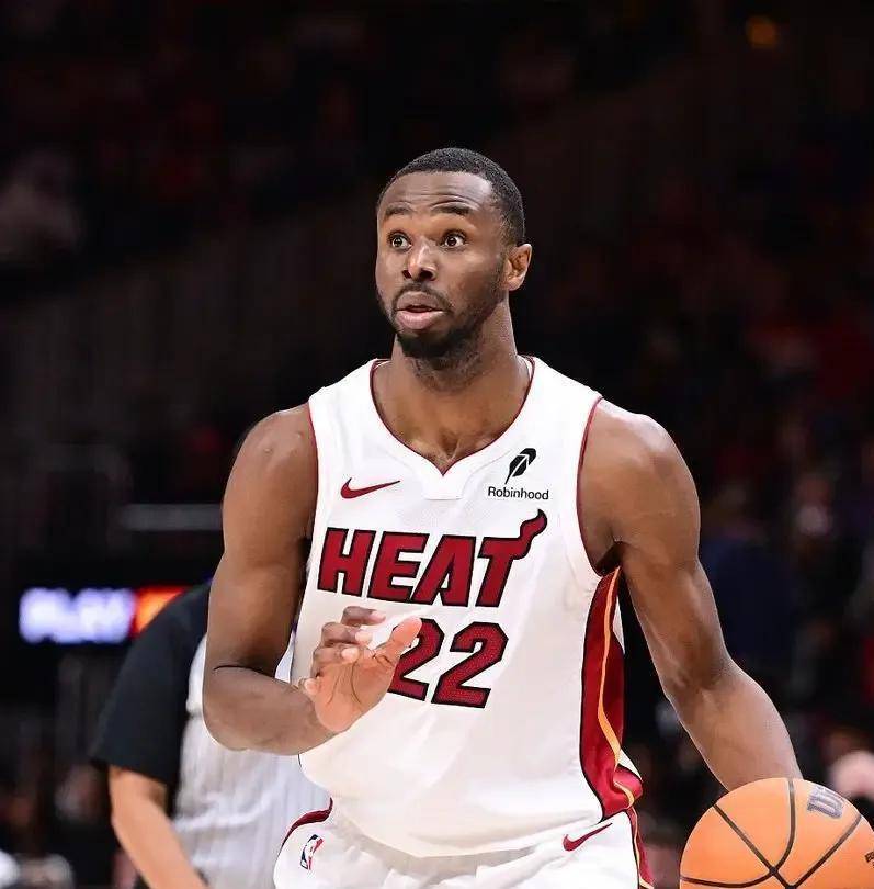 公牛遭雄鹿逆袭,威金斯豪取32分的简单介绍 公牛遭雄鹿逆袭,威金斯豪取32分的简单介绍