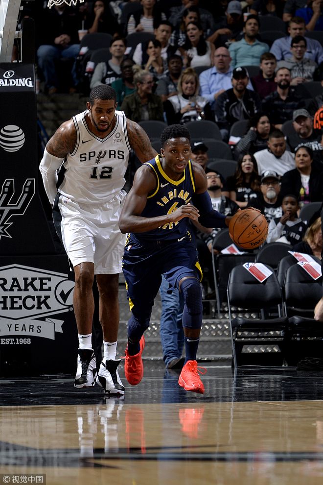 小牛遭遇马刺绝杀,德罗赞砍下32分的简单介绍 小牛遭遇马刺绝杀,德罗赞砍下32分的简单介绍