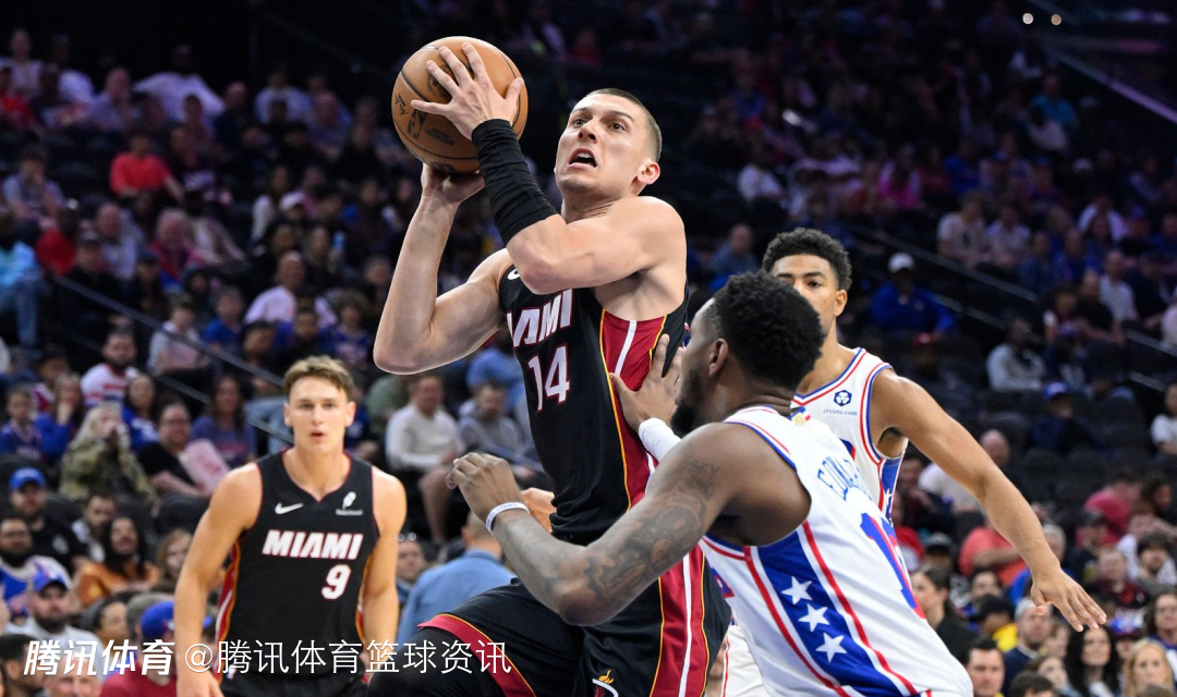 76人队团结互助,全面压制对手 76人队团结互助,全面压制对手