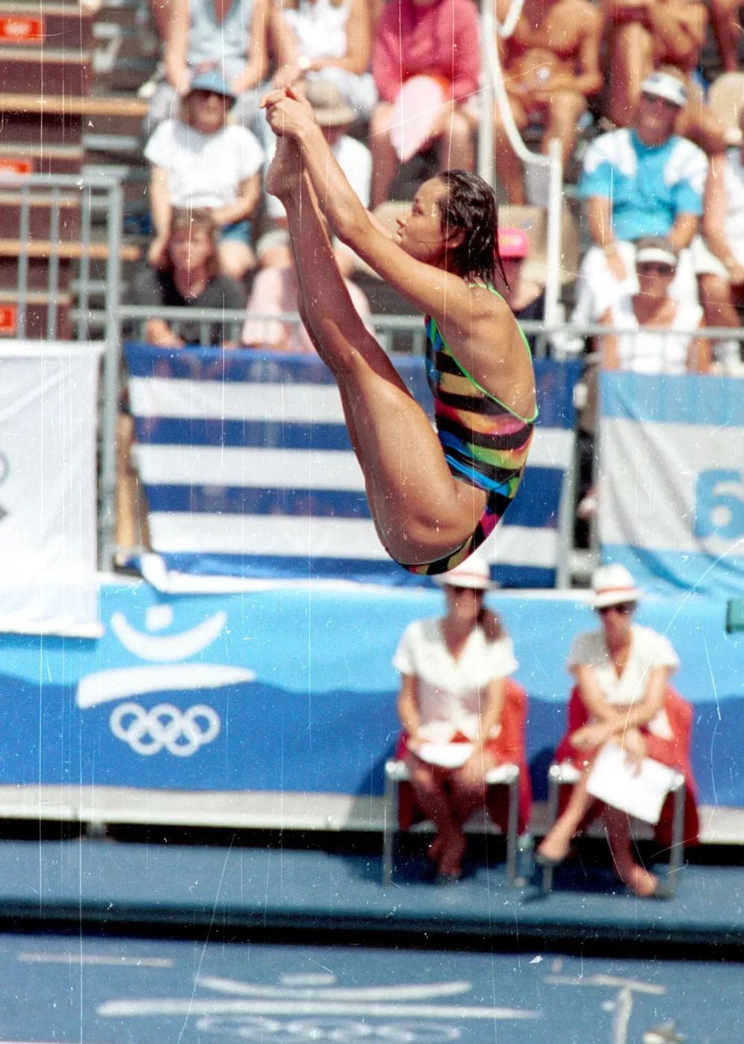 韩国跳水选手勇夺冠军，姿势优美！