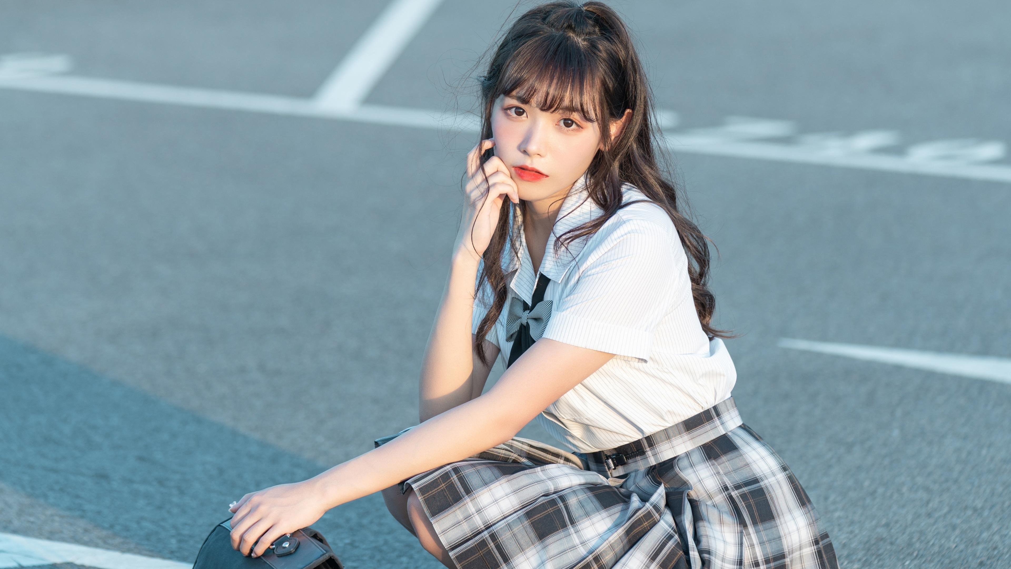 东方的深圳,西方的湖,当浓眉接管欧冠,CBA的铁血正在鏖战